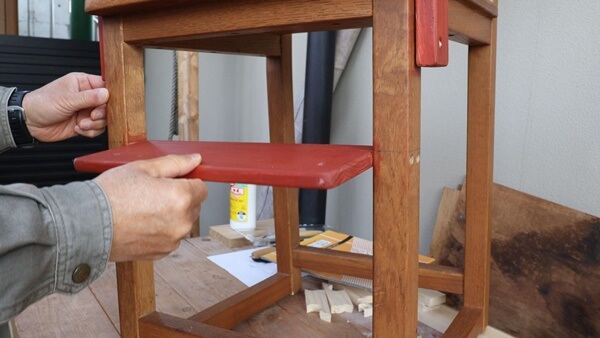 DIY】木製手作り子供椅子の足置きを修正加工。 | Lifeなび